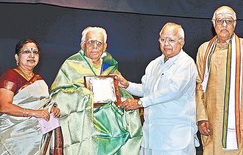 S R Janakiraman receives Tyagaraja Anubhava award