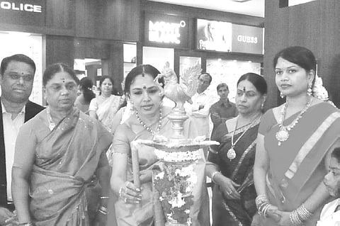Vijaya Optical House opens new store