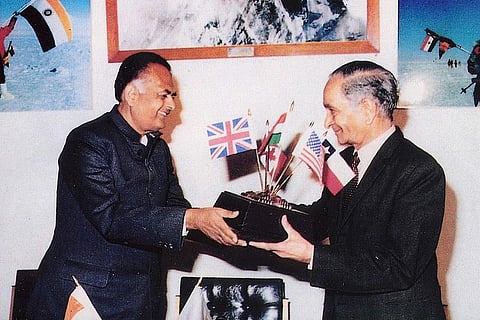 Ex-defence minister KC Pant passes away