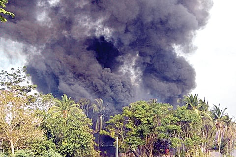 18 injured in factory blaze