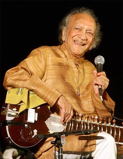 Sitar legend Pandit Ravi Shankar dies at 92
