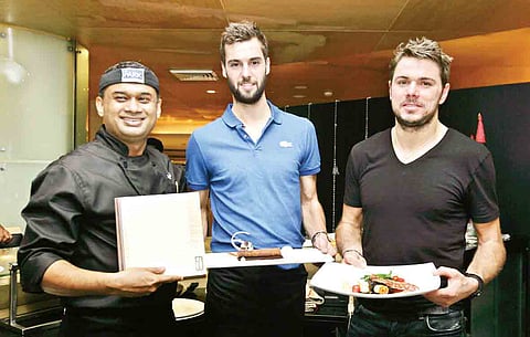 When spatulas replaced the racquets