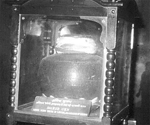 An urn that had Gandhiji’s ashes