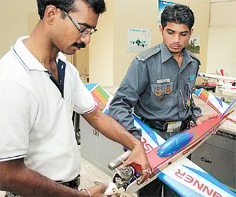 Learning tricks of aeromodelling