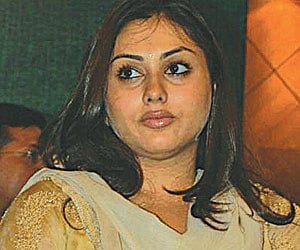 Namitha at Vaigai audio launch