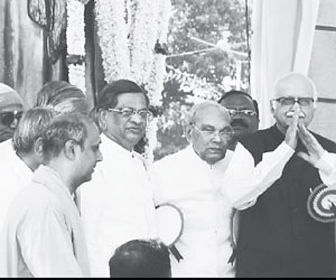 Former CM S M Krishna, Governor Rameshwar Thakur and BJP leader L K Advani, at the unveiling of the Vivekananda statue.