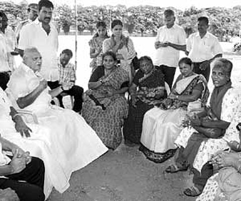 A delegation of the women, who are on a fast-unto-death against the genocide of Tamils in Lanka, at a meeting with Congress Legislative Party leader D