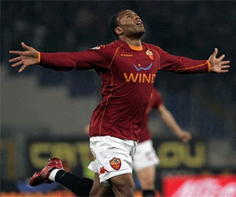 AS Roma's Baptista of Brazil reacts after scoring during their Italian Serie A soccer match against Sampdoria at Rome's Olympic stadium (Photo: AP)