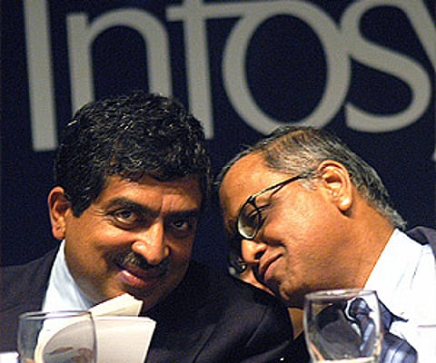 Infosys' Nandan Nilekani and Narayana Murthy (File photo)