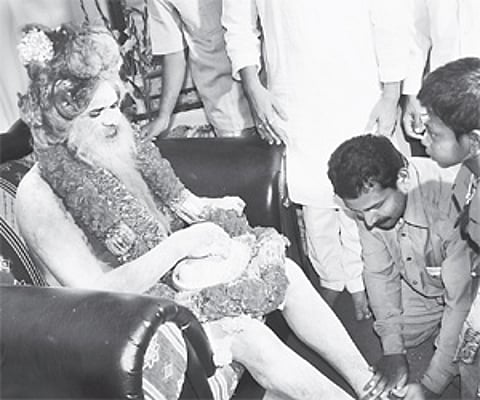 Devotees seek the swamiji's blessings/Suresh Nampoothiri