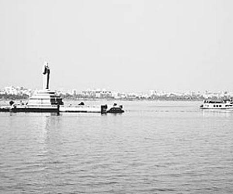 Govt plans Hussain Sagar beautification at a cost of Rs10,00