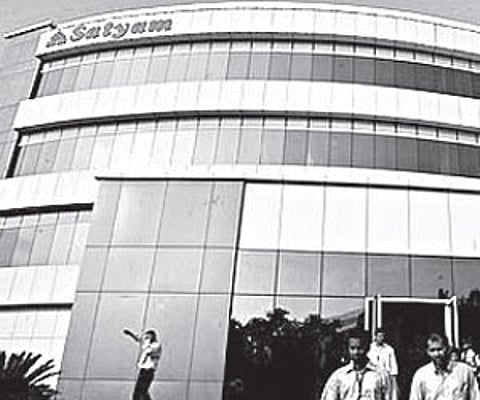 New Satyam struggles to retain clients intact