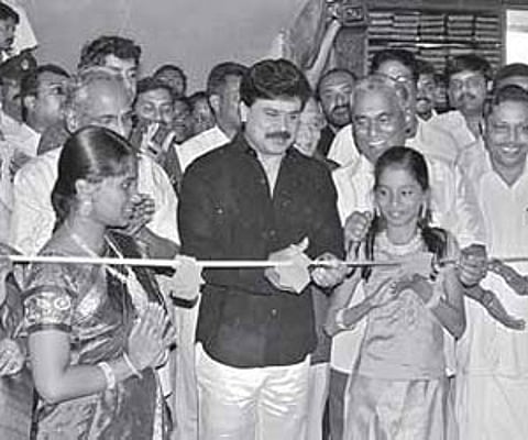 Actor Dileep inaugurating The Chennai Silks in Kochi on Monday.