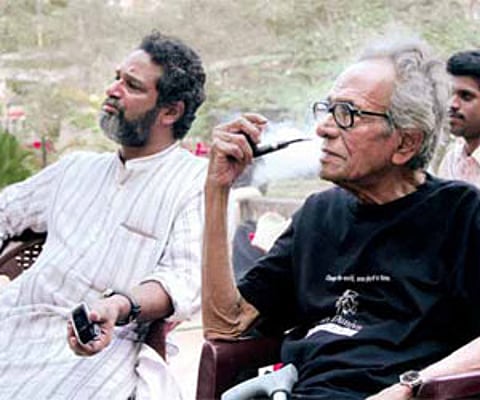 Habib Tanvir (right) with Chandradasan, director of Lokadharmi, on a visit to the city in 2007.