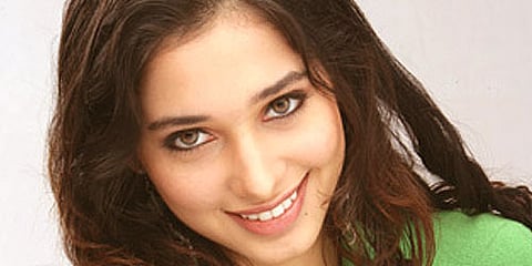 The 'Jab We Met' remake, 'Kandein Kadhalai' with the lead pair Bharath and Tamannaah is all complete.( ENS)