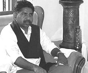 Grand Plans: MRPS leader Manda Krishna Madiga calling on TRS president K Chandrasekhara Rao at the latter’s residence in Hyderabad on Saturday.