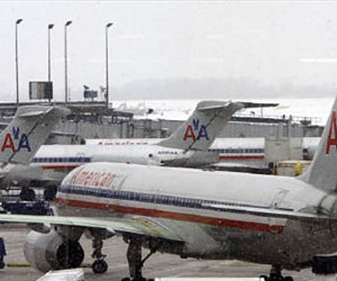 American Airlines jets taxi to and from gates at O'Hare International airport in Chicago, Illinois. (File photo/Reuters)