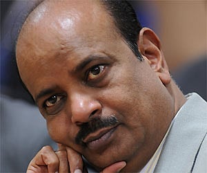 Advocate General supports Dinakaran