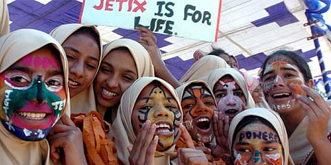 Kids in a Jetix competition.(ENS)