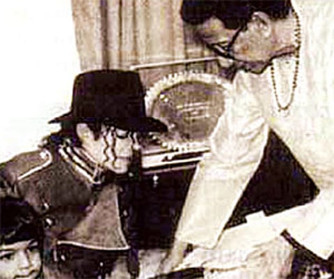 Michael Jackson with Shiva Sena Supreomo, Bal Thackeray