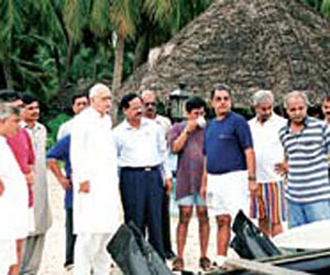 BJP leader L K Advani with Jose Dominic (in blue T-shirt) on Bangaram Island