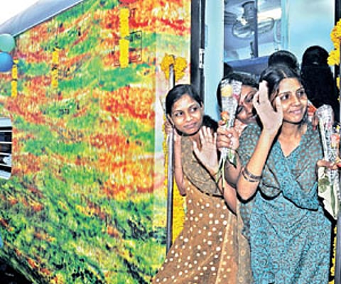 Duronto Express leaving for New Delhi after being flagged off from Chennai Central by Union Home Minister P Chidambaram, in the city on Monday.