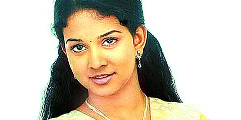 Actress Karthika, who shot to fame with ‘Thoothukudi’, is to play female lead in action-packed thriller ‘Dhairiyam’.(ENS)