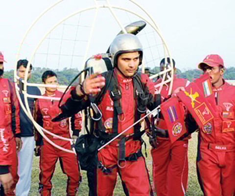 Capt Balinder Singh landing after completing the paramotor expedition from Jabalpur to Secunderabad. ENS