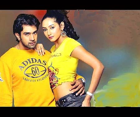 A still from 'Gandedhe'