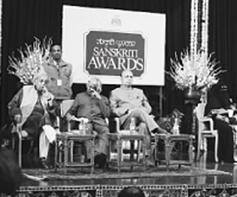 Ashok Vajpeyi, Dr APJ Abdul Kalam, Dr Abhishek Manu Singhvi, Shahida Shabnam, Rana Ayyub, Abhishek Hazra, Murad Ali Khan and Vinayak Lohani