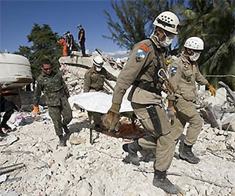 Haiti: Thousands of bodies thrown in mass graves