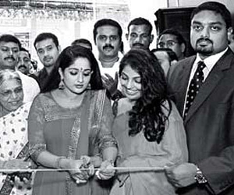 Actors Kavya Madhavan and Mythili inaugurating the new showroom of Josco Jewellers in Chavakkad | Express News Photo