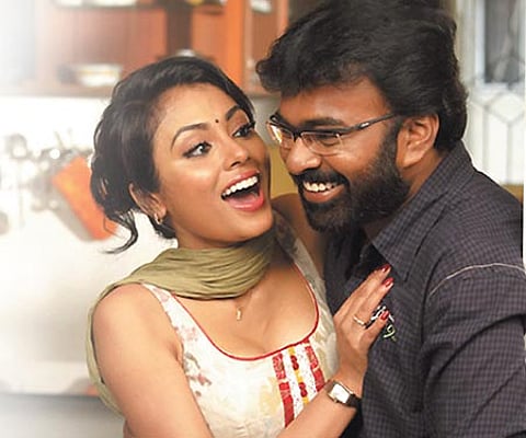 A still from 'Mandhira Punnagai'.