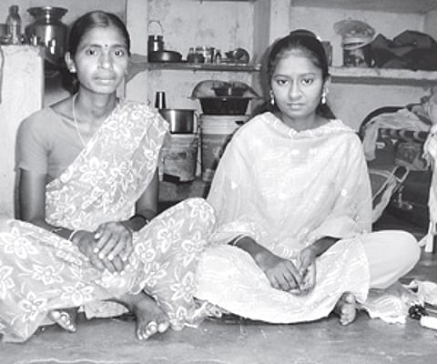 Beedi worker Sujatha with daughter Sravanthi