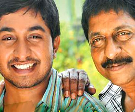 Vineeth Sreenivasan and Sreenivasan in 'Makante Achan'.
