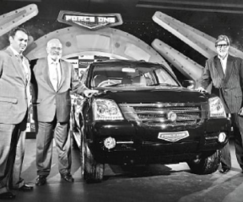Prasan Firodia, MD, Force Motors, unveiling the SUV with brand ambassador Amitabh Bachchan