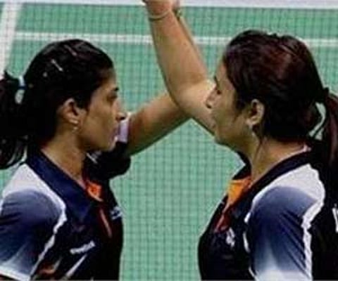 India's Jwala Gutta and Ashwini Ponnappa stunned top-seeded Singaporeans Yao Lei and Sari Shinta Mulia with 21-16, 21-19. (PTI)