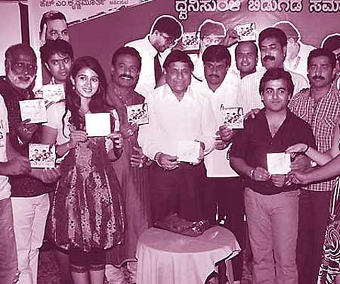 The cast and crew of the film '5 Idiots'.