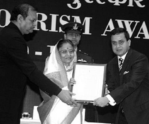 The Gateway Hotel, Marine Drive, GM Suman Sharma receiving the ‘Best Five Star Hotel’ award from President Pratibha Patil and Union Minister for Tou