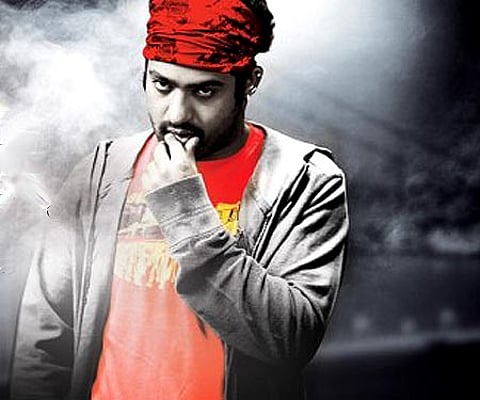The poster of 'Oosaravelli'.