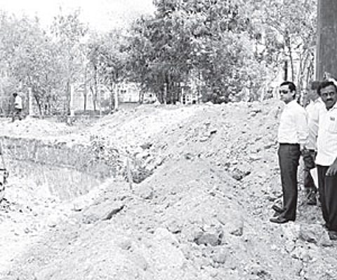 District collector Smita Sabharwal giving an appreciation certificate to 10-year-old Akanksha.