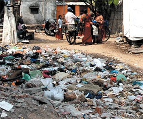 Garbage mess at Nochikuppam slum irks residents