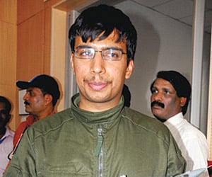 Shashank flies in Saab Gripen