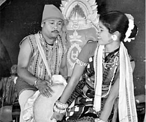 Artistes perform dalkhai dance at the Sambalpur Lok Mahotsav on Wednesday: I ENS