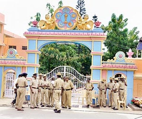 Members of All India Bank Officers Confederation taking out a rally to mark the 9th triennial general council meeting in Bhubaneswar on Saturday.