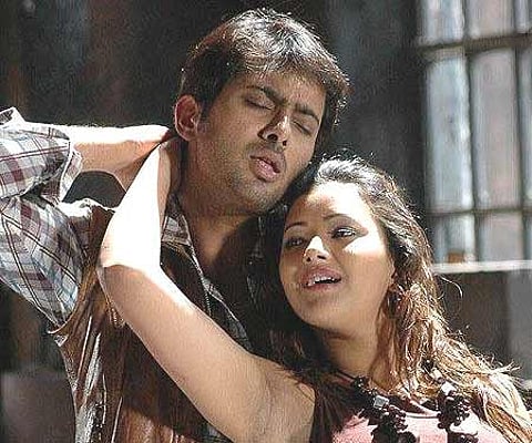 A still from 'Nuvvekkadunte Nenakkadunta' (Pic: Sampurn Pix).