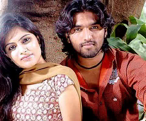 A still from 'Kadhalar Kudiyiruppu'.