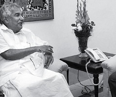 Chief Minister Oommen Chandy and Planning Commission Deputy Chairman Montek Singh Ahluwalia at a meeting to finalise the annual plan of the state in N