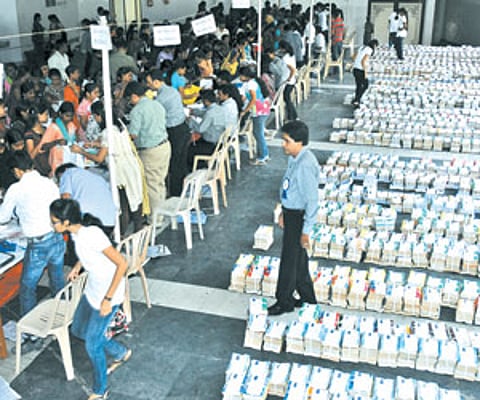 RYA distributes books to college students