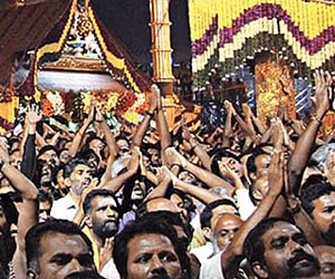 A few hours before the catastrophe: Pilgrims witnessing Makarajyothi in front of Sabarimala Lord Ayyappa temple on Friday evening | Kaviyoor Santhosh